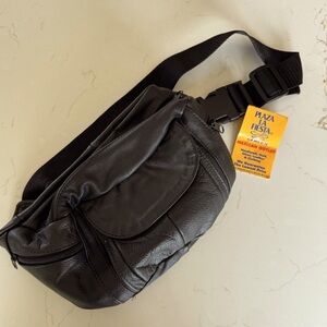 NWOT Hand Crafted Made in Mexico Leather Black Fanny Pack / Unisex / Leather
